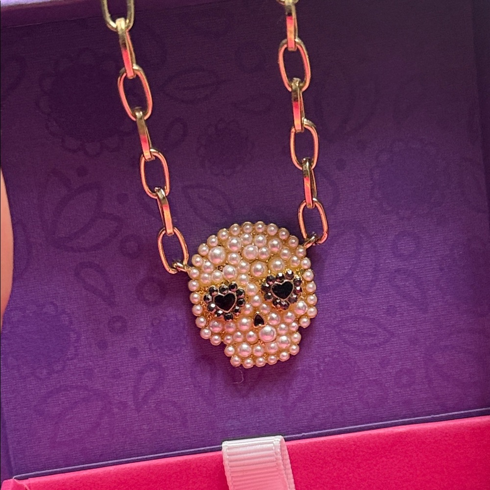 Pearl Skull Pendant Necklace - Gold Tone